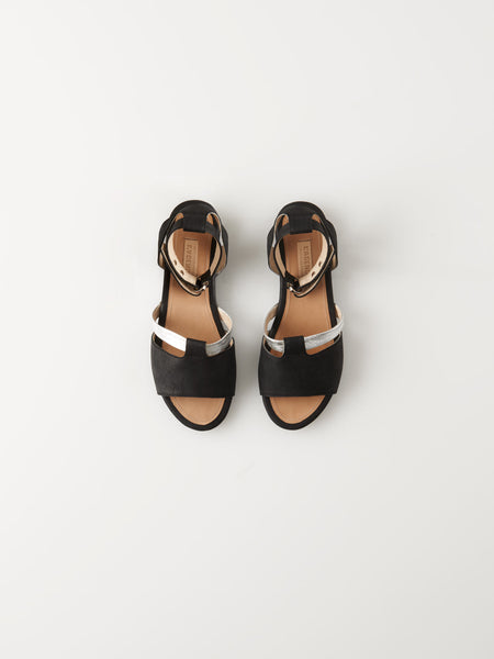 SANDAL