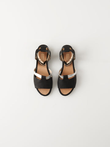 SANDAL